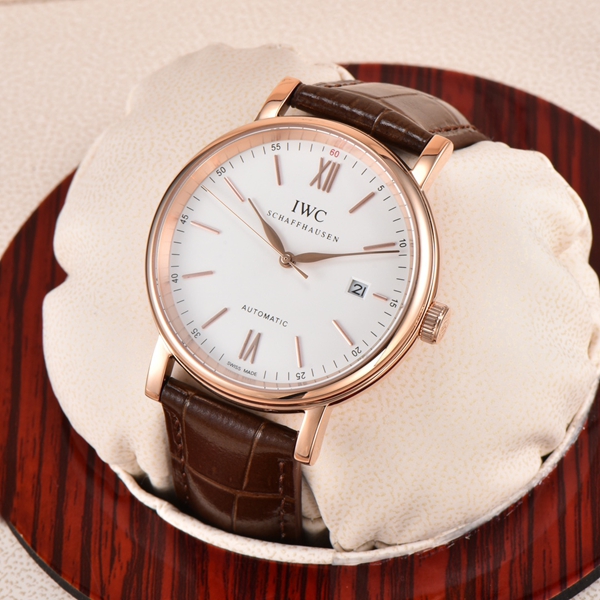 アイ・ダブリュー・シー正面デザイン